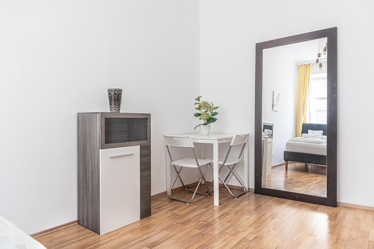 וינה Central Belvedere 3Br Shared Apartment - 12 Min From City Center מראה חיצוני תמונה